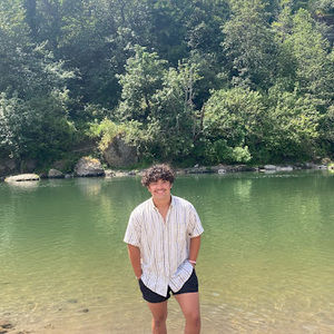 Meet your Posher, Theo